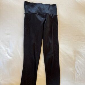 Athleta Salutation Stash Pocket 7/8 Tights